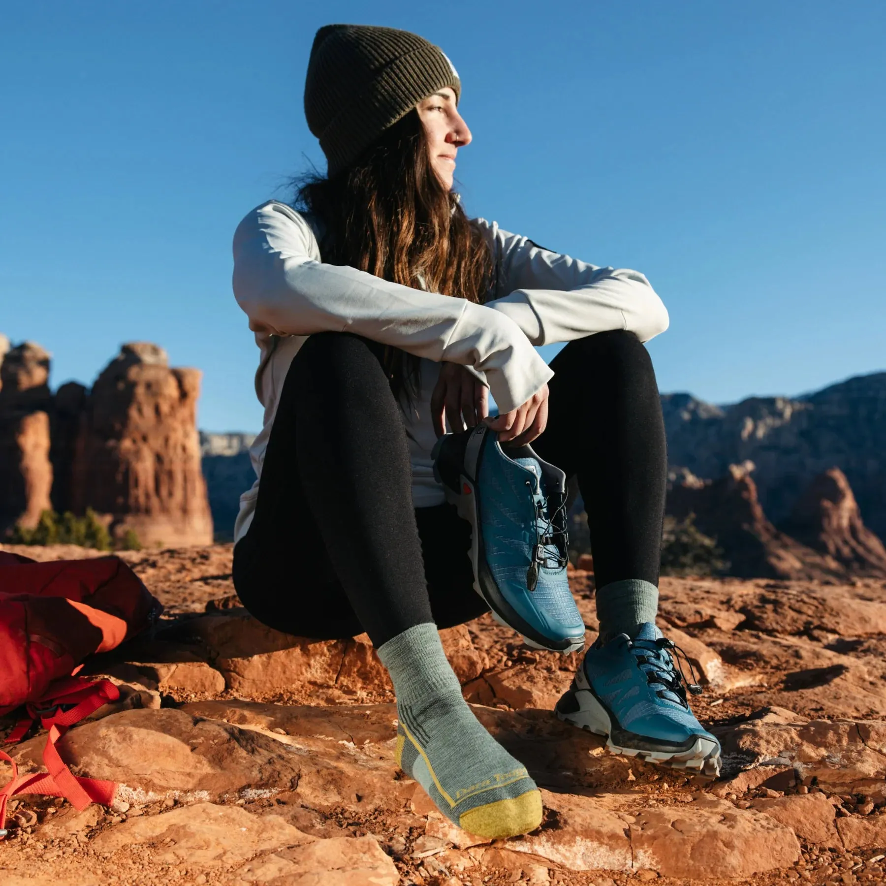 Darn Tough Women's Hiker Quarter Midweight With Cushion Hiking Socks