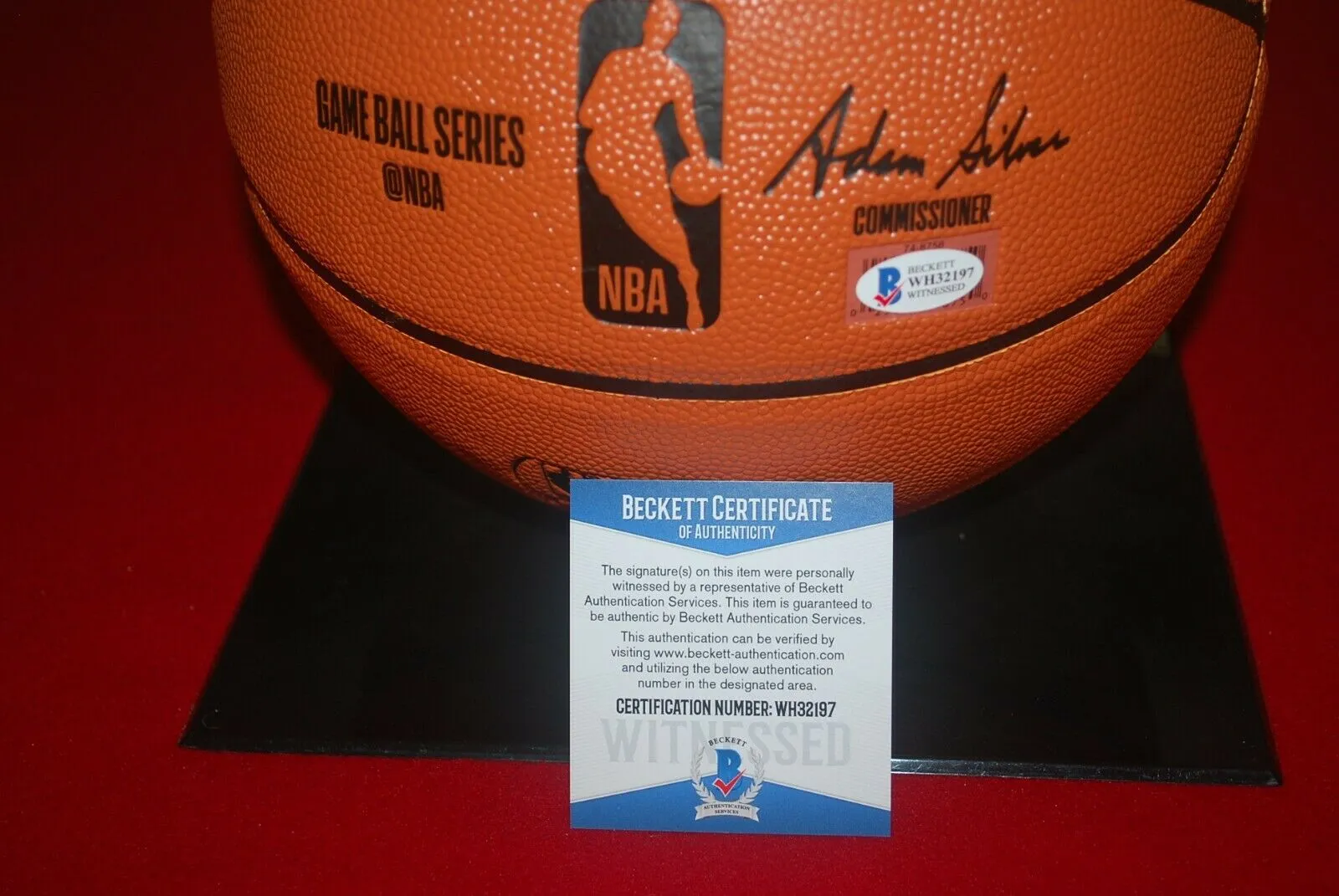 JERRY WEST Los Angeles Lakers signed Basketball HOF 1980 MR CLUTCH (BAS COA)