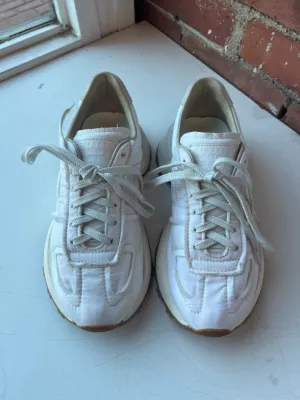 Maison Margiela Size 37 Sneakers (Pre-owned)