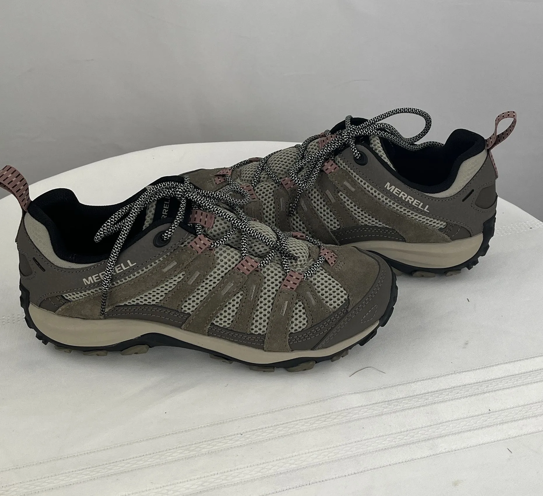 Merrell Women's Alverstone 2 Tan WP Hiking Athletic Shoes Size 9 NIB