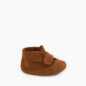 Minnetonka Infant's Front Strap Boot