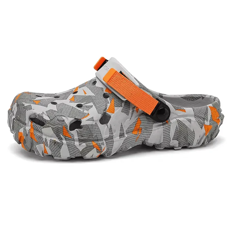 New Men's Clogs Slippers Sandal Men Garden Shoes Flat Camouflage Sandals Male Sneakers Outdoor Flip Flops Home Clogs