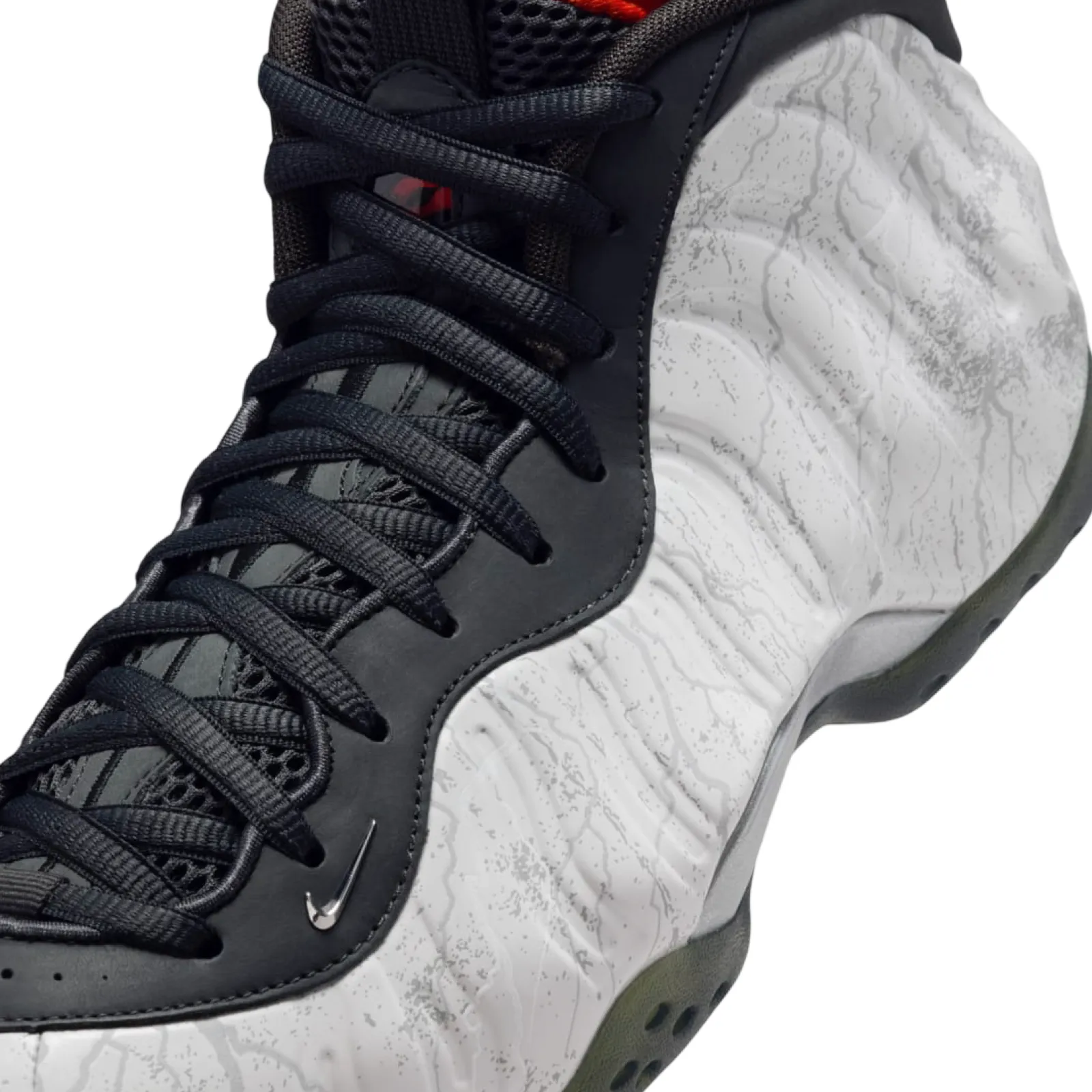 Nike Foamposite Tekken 8 Jin Kazama Photon Dust Metallic Dark Grey Off Noir