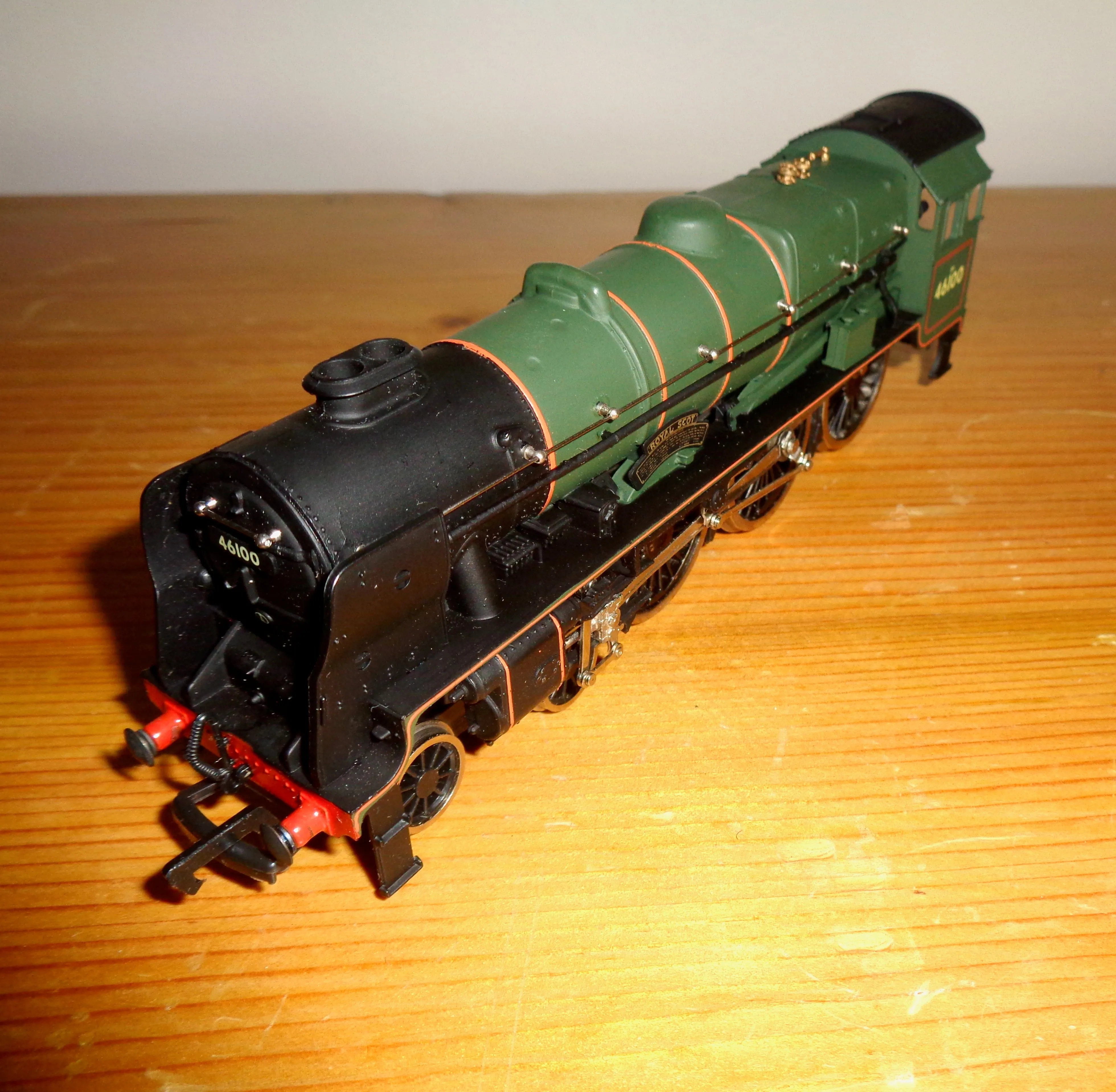 OO Gauge Mainline BR 46100 Royal Scot Steam Locomotive Engine And Tender in Original Box