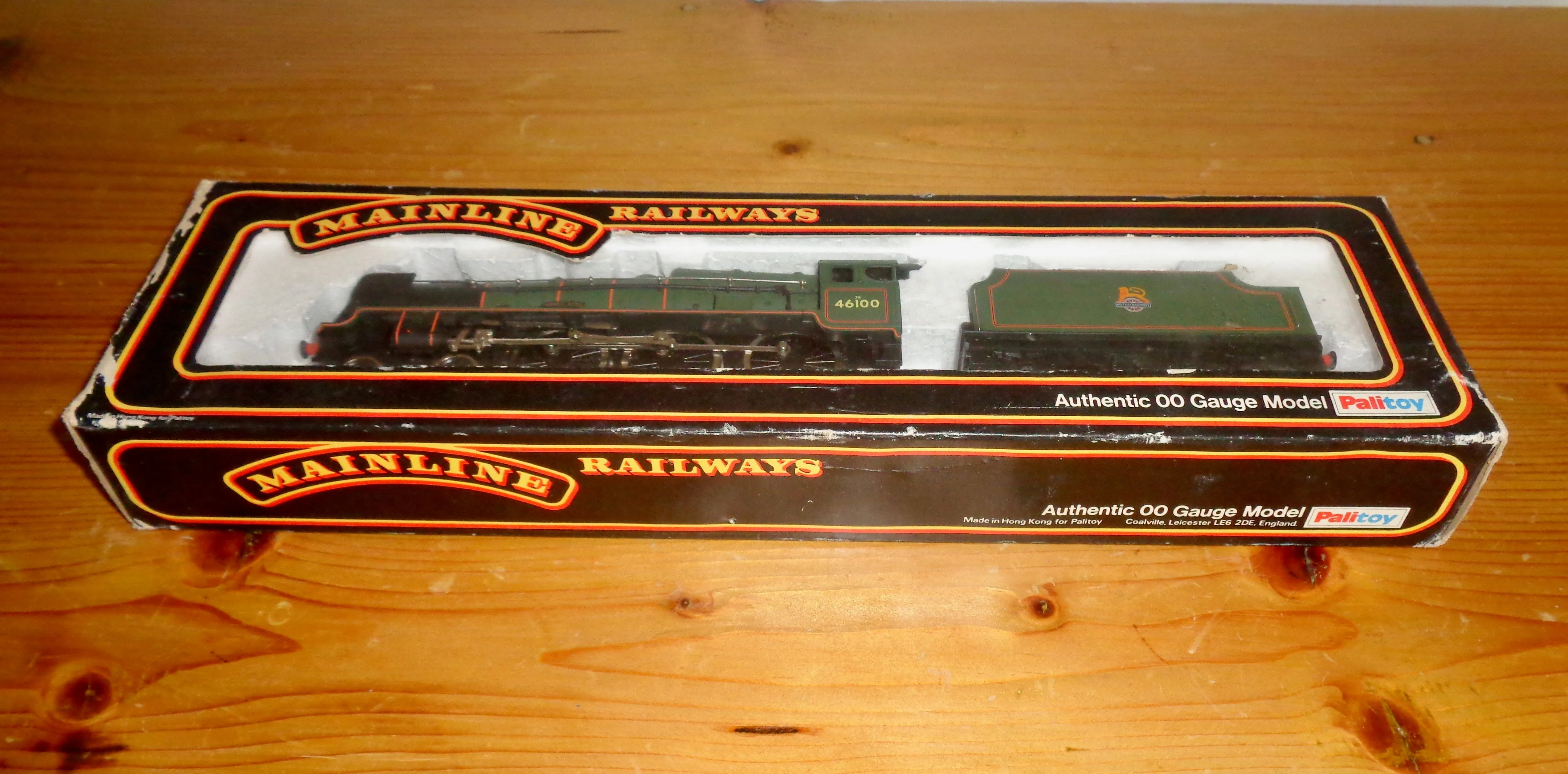 OO Gauge Mainline BR 46100 Royal Scot Steam Locomotive Engine And Tender in Original Box