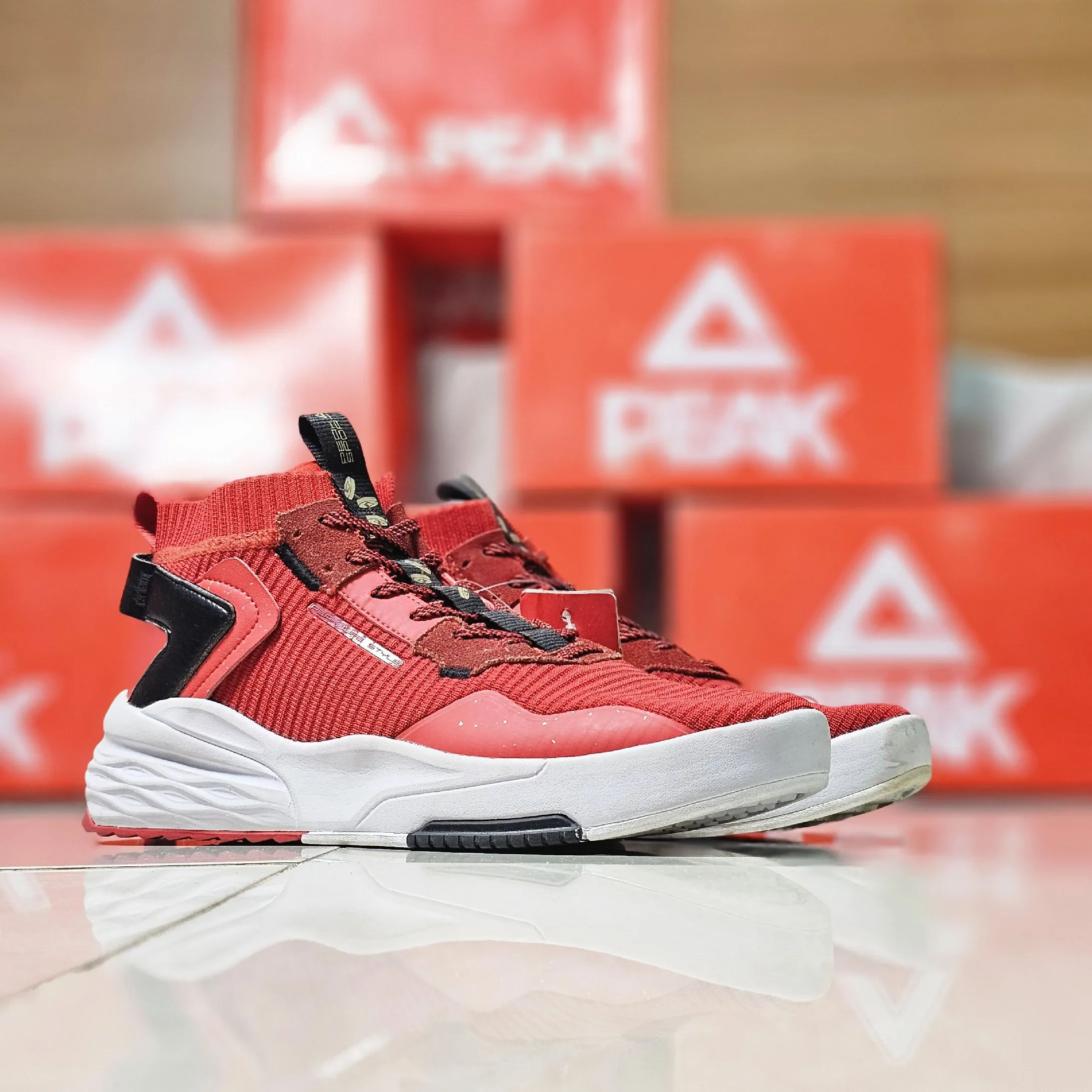 Peak® High Collar Sneaker Red