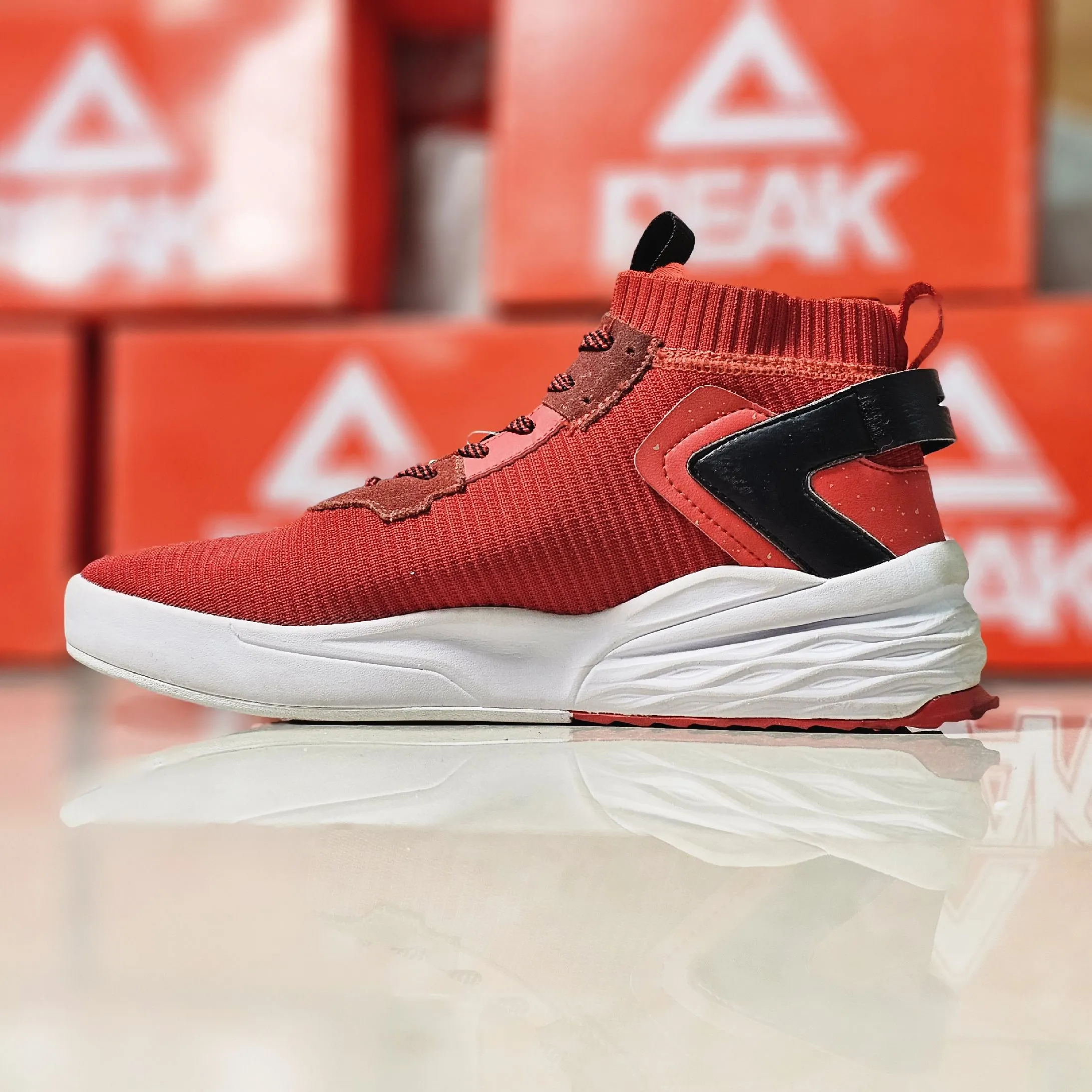 Peak® High Collar Sneaker Red