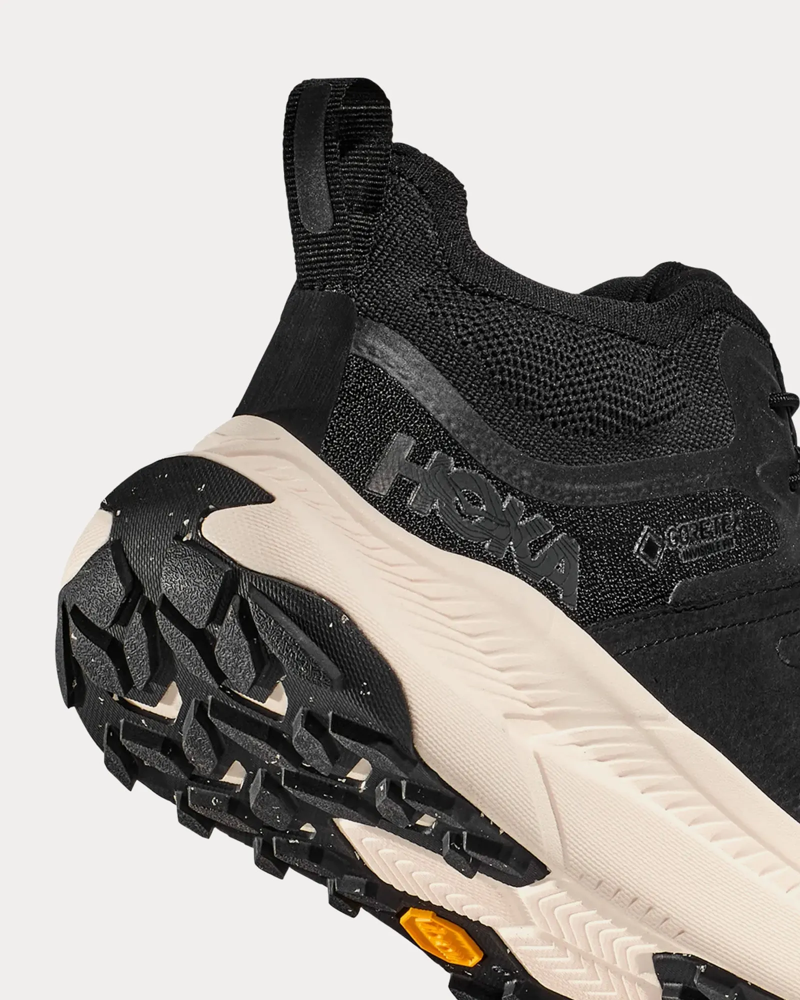 Transport Chukka Gore-Tex Black / Alabaster Running Shoes