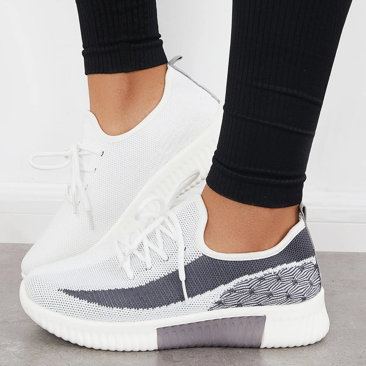Women's Breathable Lightweight Lace-Up Sneakers